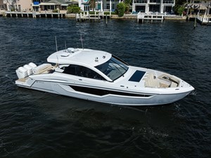 2024 Cruisers Yachts 50 GLS Outboard 0 50' (15.24M) 2024 Cruisers Yachts 50 GLS Outboard