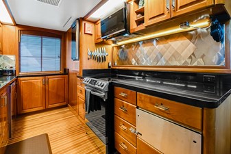 SERENITY 6 Galley