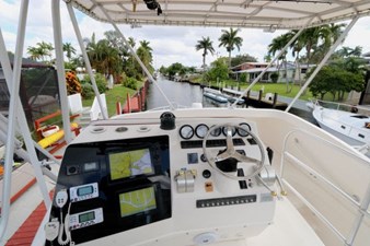 2002 Luhrs 36 Convertible 11 12