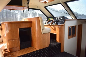 2001 Motor Yacht Sports Cat 44 39 P_153