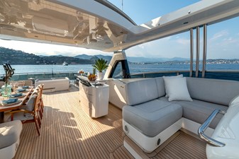 RIVIERA LIVING 33 