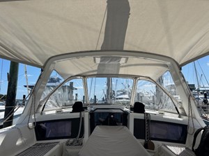 LAGUNA D 1 cockpit 1
