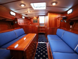 ZIG ZIG 10 ZIG ZIG, Able Wolf Class 44: Salon, Looking Aft