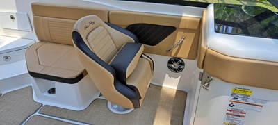 - 20 23_2019 23ft Sea Ray 230 SPX