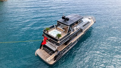 27 M DELUXE MOTOR YACHT 3 