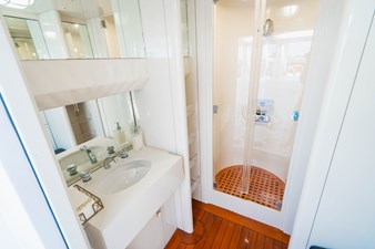 High Occupancy 83 164 OCEANFAST 1989 BATHROOM 5