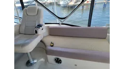 2009 Mainship 34 Trawler 26 