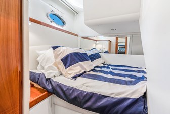 Veronique 34 2005 PERSHING 50 - Starboard Guest Cabin