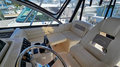 2016 Grady-White Express 330 32 