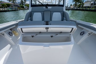 Dog House II  39 41_regulator_dog_house_ii_bow_13