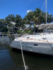 - 4 5_2004 47ft Beneteau 473 sloop