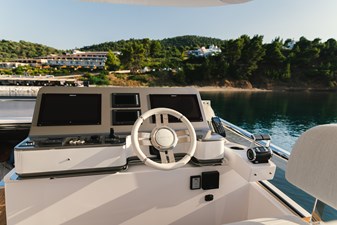 TAMUSIA 28 Tamusia steering position flybridge