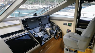Ms Felice 7 Helm Station
