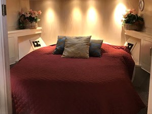 God Is Love 24 65-1989-Custom-La-Conner-Sky-Lounge-20