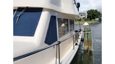 2009 Mainship 34 Trawler 10 