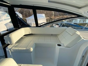 Cruisers Yachts 39 Express Coupe 19 19