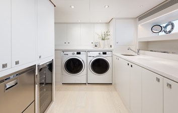 GENESIS 24 Laundry/Crew Mess