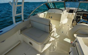 Boston Whaler 230 Vantage 12 12