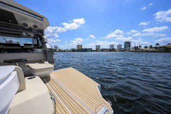 2024 Cruisers Yachts 50 GLS Outboard 7 