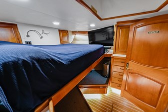 SERENITY 23 Crew Quarters