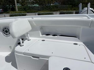 2024 Everglades 285cc 25 