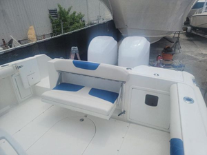 2009 Everglades 290 Center Console 29 30