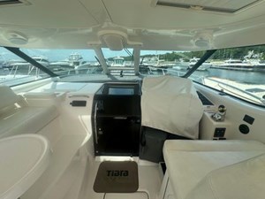 2007 Tiara Yachts 4300 Sovran 10 