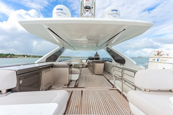 Yacht 67 Flybridge