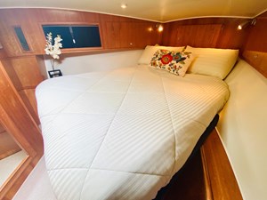 The Motley Crew 54 55_2003 57ft Navigator THE MOTLEY CREW