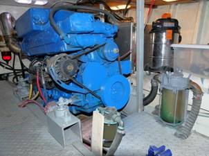 LOVE U 2 67 Engine Port Aft