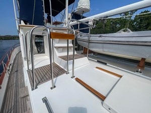 TALLULAH 52 Sundeck Steps