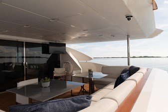 CARPE DIEM 38 Main Deck Aft