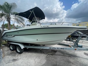 2004 Century 2300 Center Console 3 