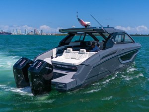 Cruisers Yachts 42 GLS OB 7 42' Yacht Cruisers GLS-7