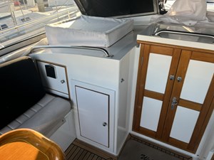 LIO KAI 41 Port helm area