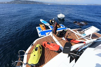 BAIA 100 14 BAIA 100 Swimming platform and toys