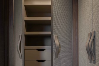 OTOCTONE 19 Master Closet