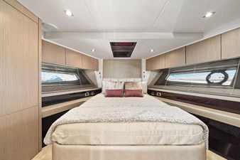 Time 31 35 - VIP Berth1