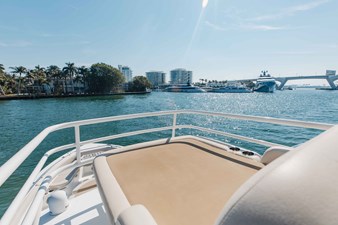 Boston Whaler 420 Outrage 44 