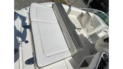 2013 Sea Ray 240 Sundeck 25 