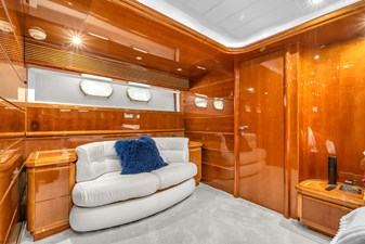 Ferretti Yachts Custom Line 94 72 