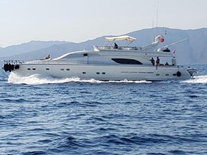 2000 Ferretti Yachts 80 11 