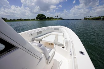 2012 Everglades 325 Center Console 27 