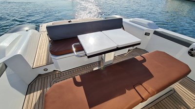 - 16 PIRELLI 42 Speedboat -  015