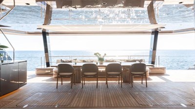 TWILIGHT 11 Aft deck