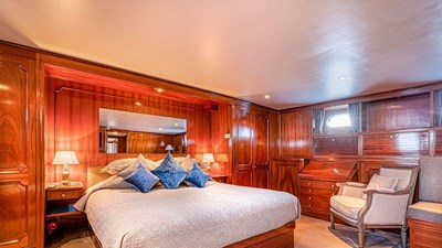 CHANTELLA 20 MASTER CABIN