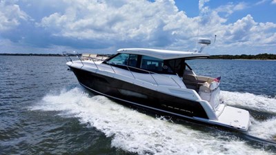 Regal 38 5 