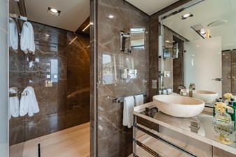 LOON 20 Loon 221' -  Main Deck Master Ensuite
