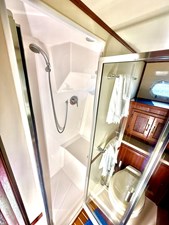 SEAGLASS 37 2006 American Tug 41: Master Shower