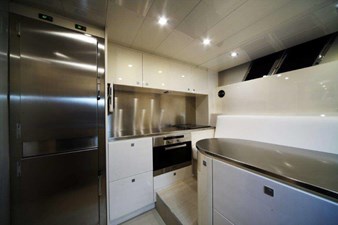 OTAM 80 9 yachtImage_int_727_17110